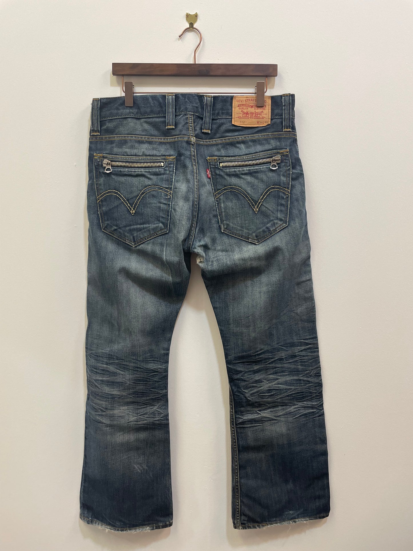 Levis 521 Bootcut Jeans