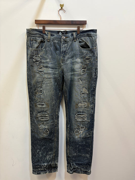 Road Narrows Distressed Jeans